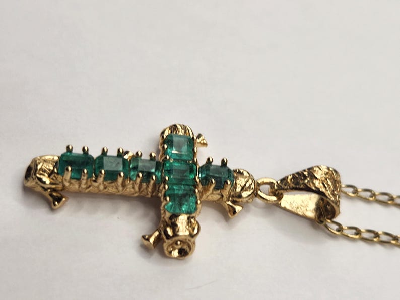 Radiant Colombian Emerald Cross Pendant in 18k Gold