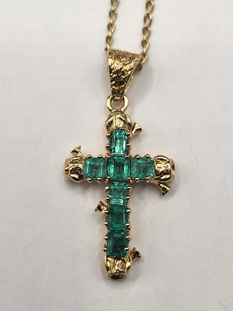 Radiant Colombian Emerald Cross Pendant in 18k Gold